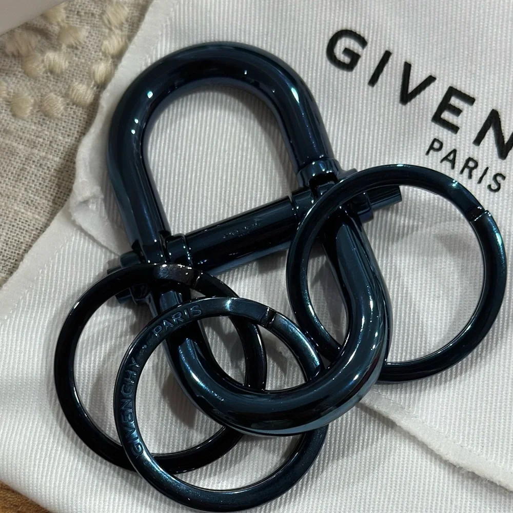 GIVENCHY 3 RING SPRING LOCKING CARABINER KEYRING - MIDNIGHT METALLIC BLUE - NEW